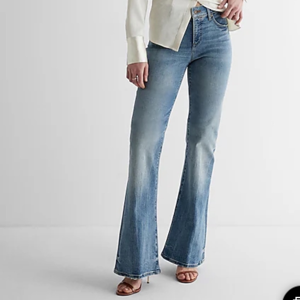 NWOT Express 70s Flare Mid-Rise jeans
